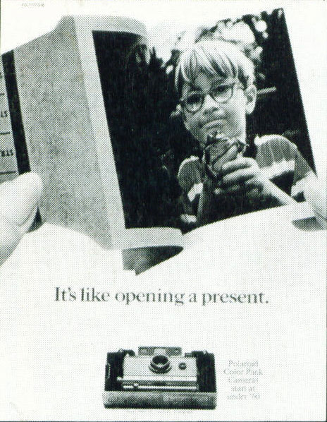 Polaroid. Реклама фотокамеры, выдающей готовую фотографию (рекламная находка)